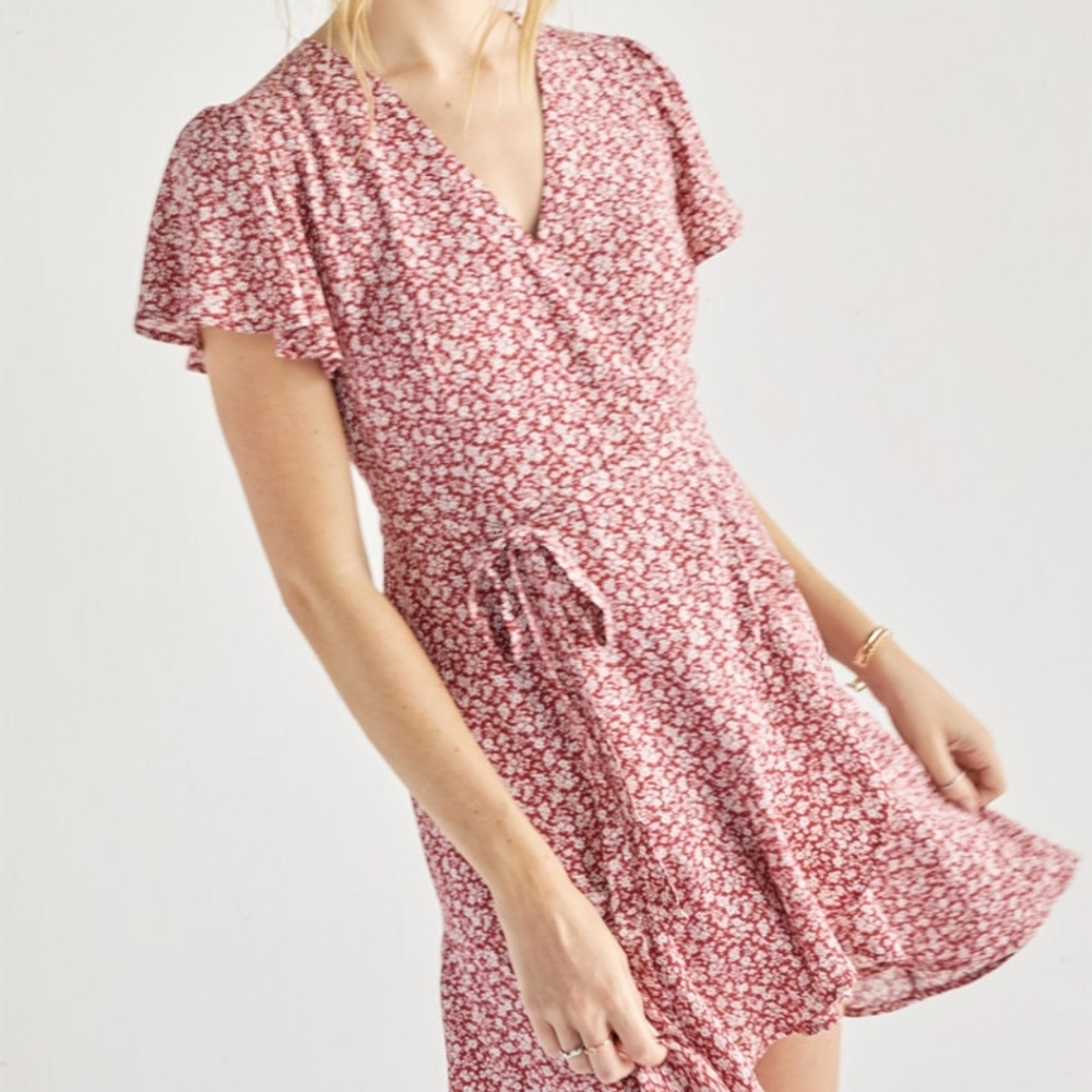 Hollister Floral Medium Shorts Romper "wrap dress" Spring Summet Flower - Picture 1 of 5